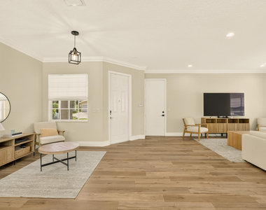 7630 Topiary Avenue - Photo Thumbnail 13