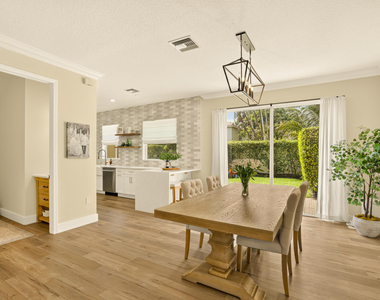 7630 Topiary Avenue - Photo Thumbnail 10