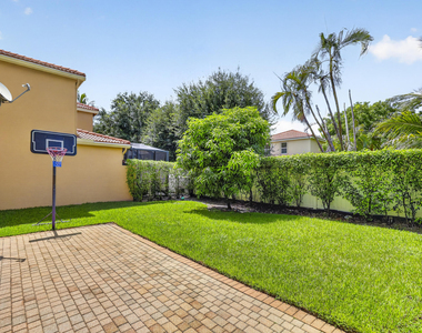 7630 Topiary Avenue - Photo Thumbnail 40