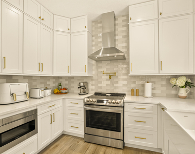 7630 Topiary Avenue - Photo Thumbnail 16