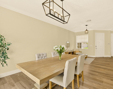 7630 Topiary Avenue - Photo Thumbnail 9