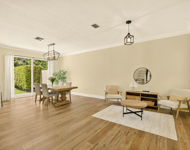 7630 Topiary Avenue - Photo Thumbnail 7