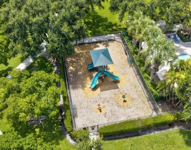 7630 Topiary Avenue - Photo Thumbnail 57