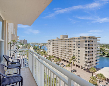 1051 Hillsboro Mile - Photo Thumbnail 8