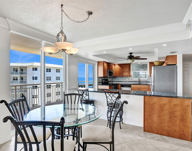 1051 Hillsboro Mile - Photo Thumbnail 11
