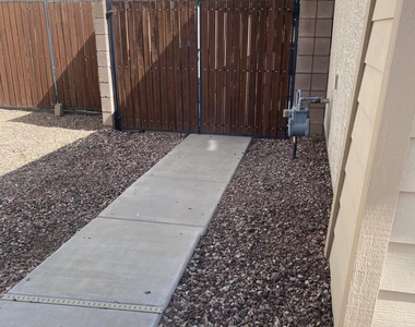 13510 W Avalon Drive - Photo Thumbnail 2