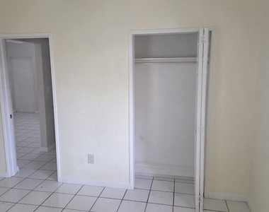 1152 Bayview Drive - Photo Thumbnail 9