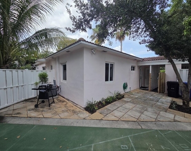 1152 Bayview Drive - Photo Thumbnail 4