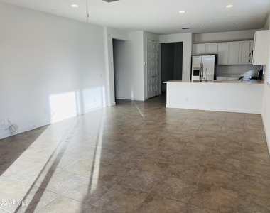 24530 N 164th Drive - Photo Thumbnail 7