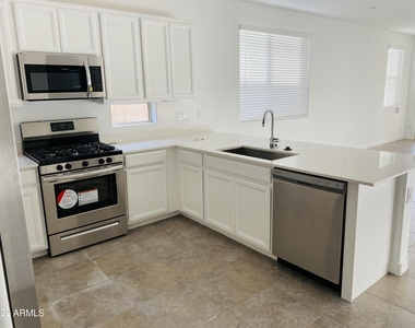 24530 N 164th Drive - Photo Thumbnail 4