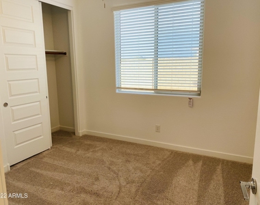 24530 N 164th Drive - Photo Thumbnail 16