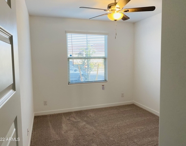 24530 N 164th Drive - Photo Thumbnail 2