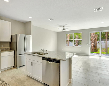 5694 Se Edgewater Circle - Photo Thumbnail 4
