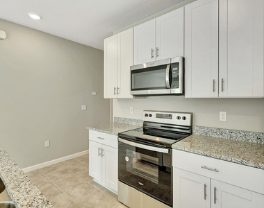 5694 Se Edgewater Circle - Photo Thumbnail 9