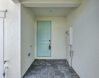 5694 Se Edgewater Circle - Photo Thumbnail 2