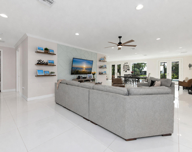 314 Ne Surfside Avenue - Photo Thumbnail 5