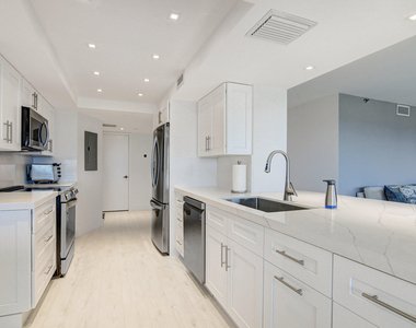 4301 N Ocean Boulevard - Photo Thumbnail 11
