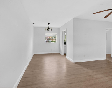 426 Ne 7th Avenue - Photo Thumbnail 11