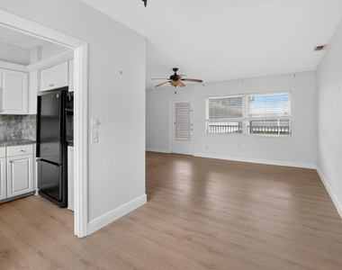 426 Ne 7th Avenue - Photo Thumbnail 15