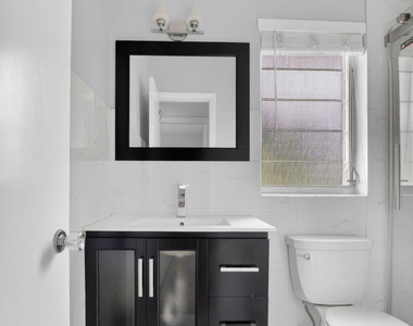 426 Ne 7th Avenue - Photo Thumbnail 21