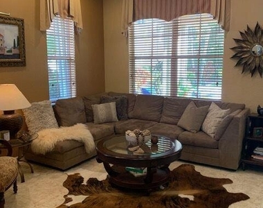 1136 Vintner Boulevard - Photo Thumbnail 1