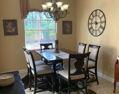 1136 Vintner Boulevard - Photo Thumbnail 7