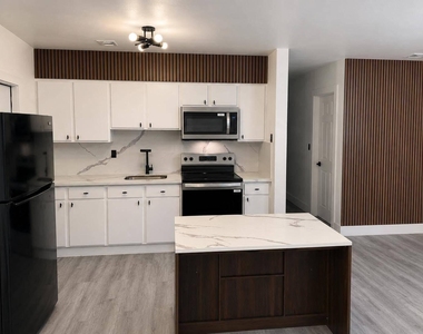 2126 Nw 47th Terrace - Photo Thumbnail 2