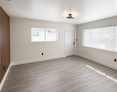 2126 Nw 47th Terrace - Photo Thumbnail 4
