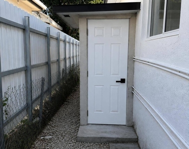 2126 Nw 47th Terrace - Photo Thumbnail 12
