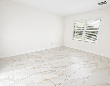 9224 Potomac Drive - Photo Thumbnail 5