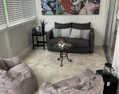 14849 Cumberland Drive - Photo Thumbnail 6