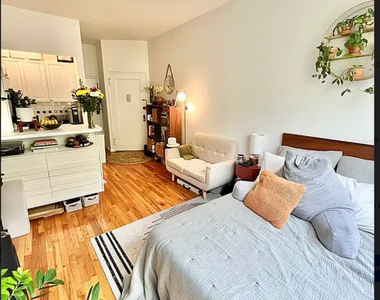 423 East 83rd Street - Photo Thumbnail 1