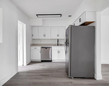 5015 Sw 25th Street - Photo Thumbnail 6