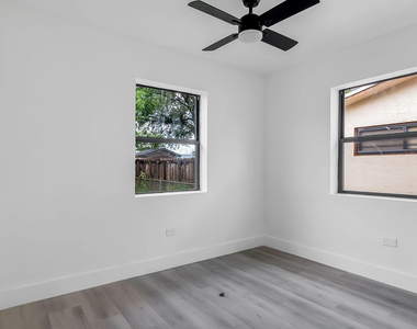 5015 Sw 25th Street - Photo Thumbnail 11