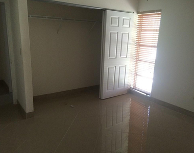 485 N Pine Island Road - Photo Thumbnail 11