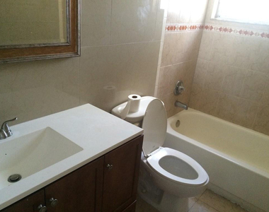 485 N Pine Island Road - Photo Thumbnail 5