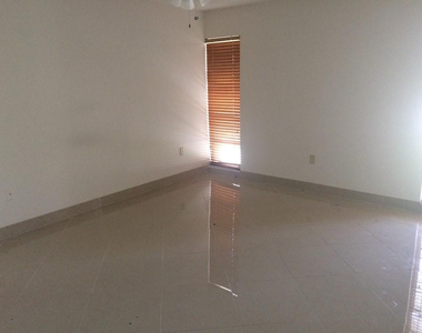 485 N Pine Island Road - Photo Thumbnail 3