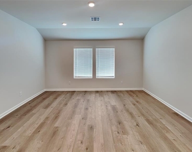 16209 Cherokee Trail - Photo Thumbnail 5