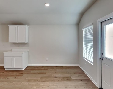 16209 Cherokee Trail - Photo Thumbnail 3