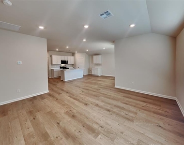 16209 Cherokee Trail - Photo Thumbnail 4