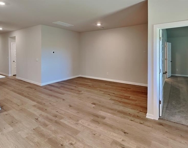 16304 Cherokee Trail - Photo Thumbnail 4