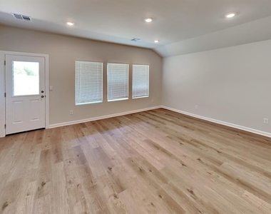 16304 Cherokee Trail - Photo Thumbnail 5