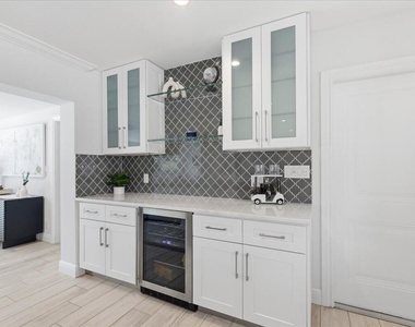 2210 Ne 34th Court - Photo Thumbnail 11