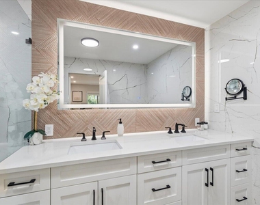 2210 Ne 34th Court - Photo Thumbnail 19