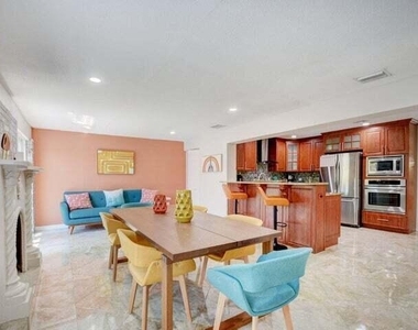 168 Se 31st Avenue - Photo Thumbnail 12