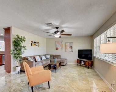 168 Se 31st Avenue - Photo Thumbnail 5