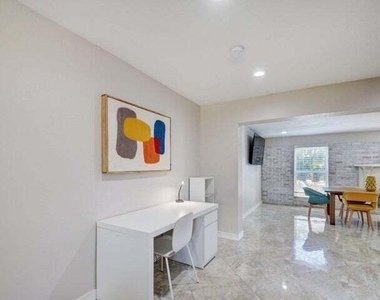 168 Se 31st Avenue - Photo Thumbnail 7