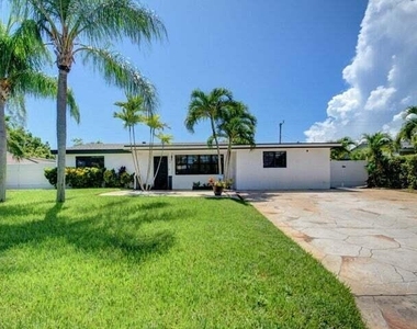 168 Se 31st Avenue - Photo Thumbnail 3