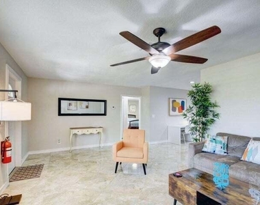 168 Se 31st Avenue - Photo Thumbnail 6