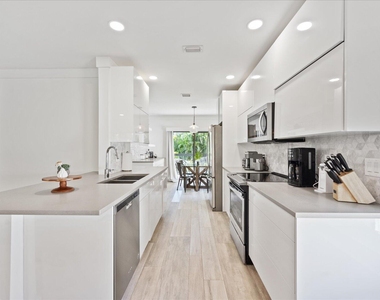 11311 Pond View Drive - Photo Thumbnail 5
